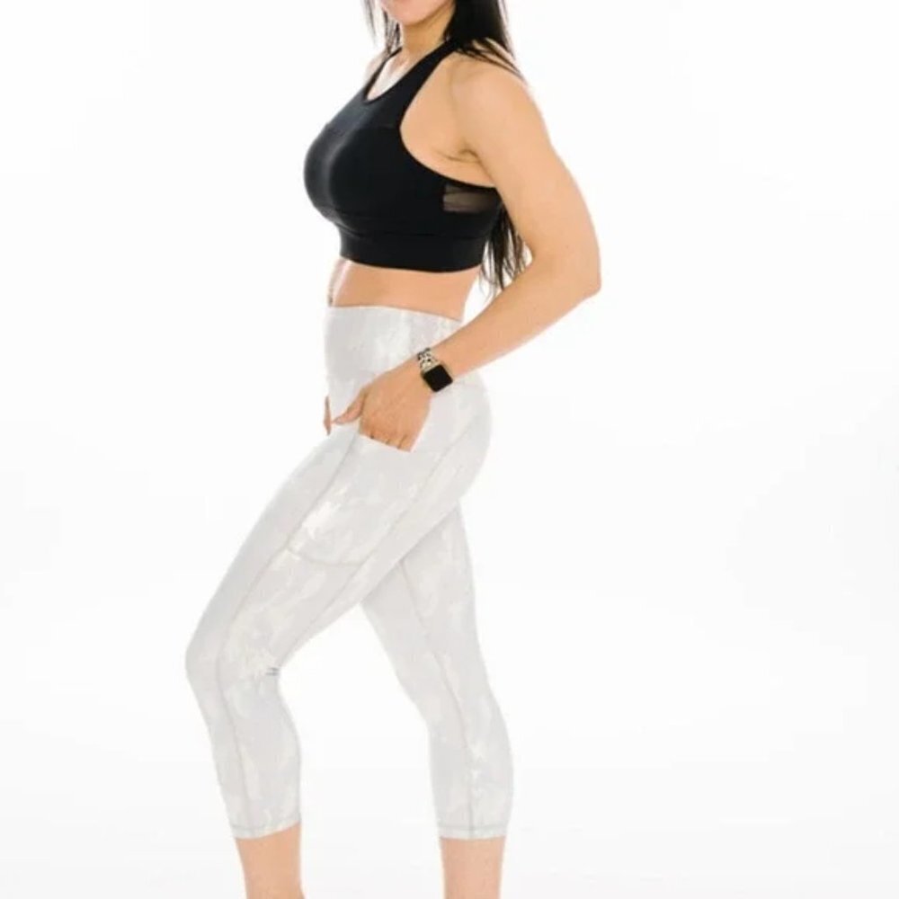 ZYIA Active Silver Camo Metallic Pocket‎ Light n Tight Hi-Rise Capri